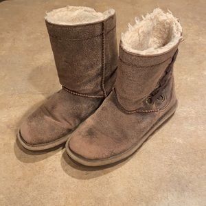Women’s Bearpaw boots size 7
